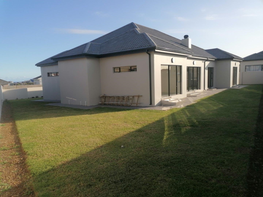 4 Bedroom Property for Sale in Fountains Estate Eastern Cape